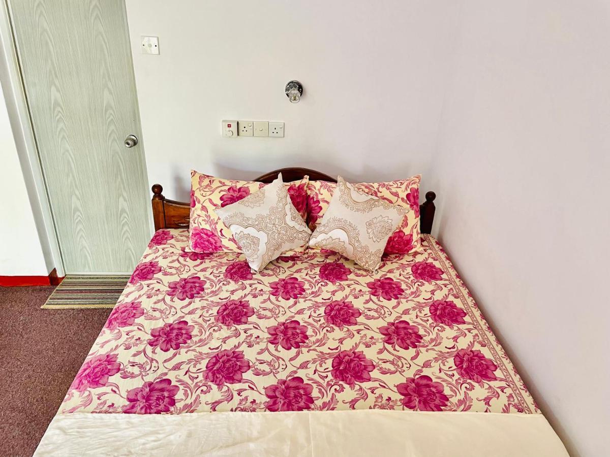 Nethusali Guest House Hikkaduwa Exterior foto